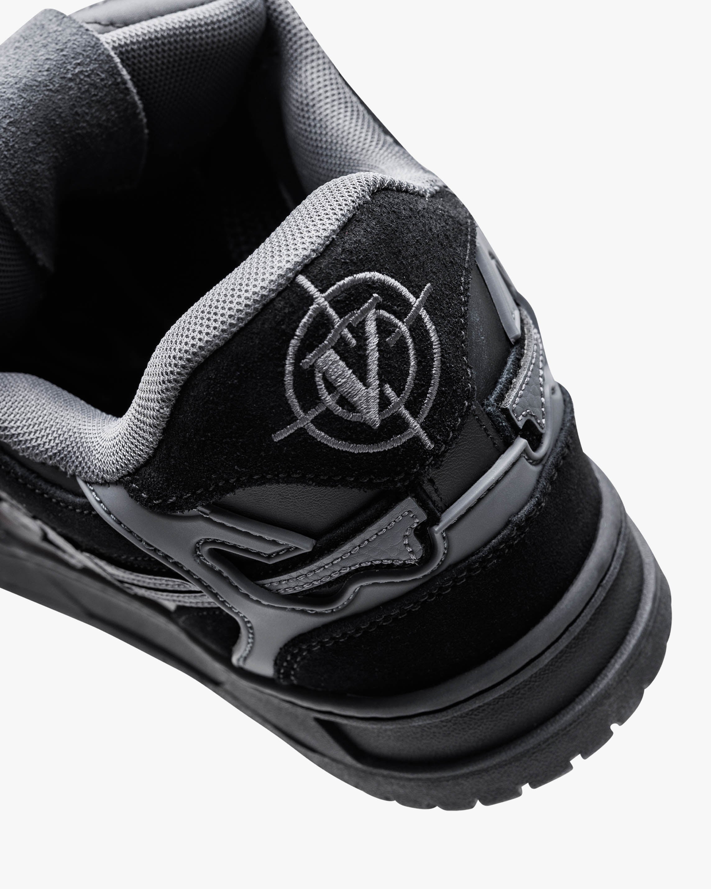 AKIMBO LOWS V2 "TRIPLE BLACK"